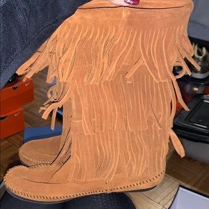 Minnetonka Tan shoe fringe